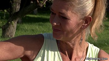Lesbienne chatte poilue vieille potelée française mature