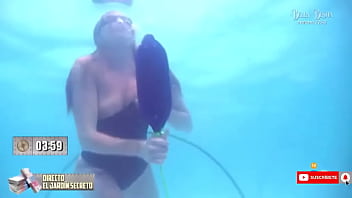 Sexy mature old women nude underwater