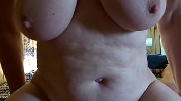 Grosses femmes matures jouant avec leur chatte gif